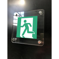 Signalétique Evacuation carrée en plexiglas E001P