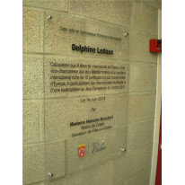 Plaque inaugurale personnalisée en plexiglas impri