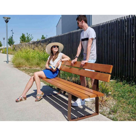 Banc urbain acier et bois lasuré chêne clair - en situation