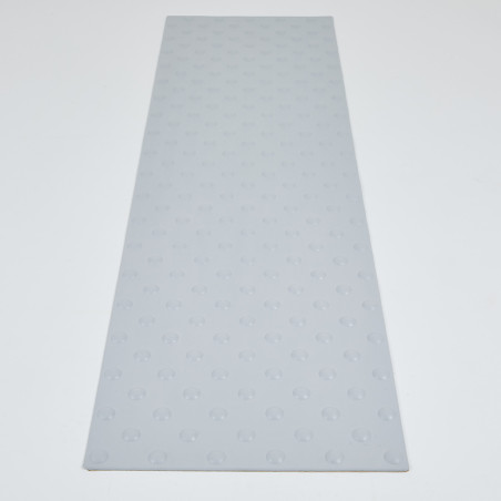 dalle podotactile grise claire de face